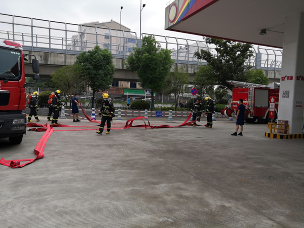 安保公司朝陽加油站聯(lián)合消防大隊開展消防應急演練.png