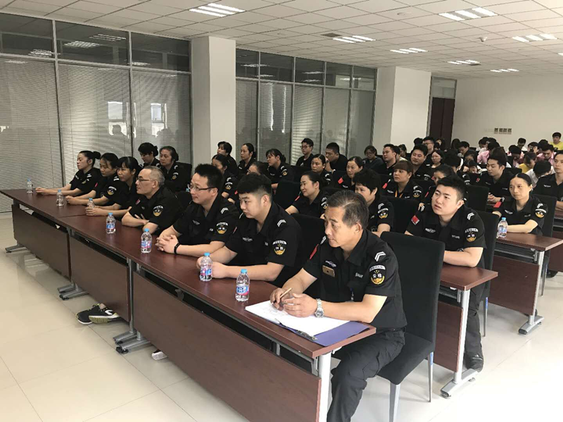 保安公司組織花橋軌道安檢員進(jìn)行防恐專項(xiàng)培訓(xùn)活動(dòng) (2)_副本.png
