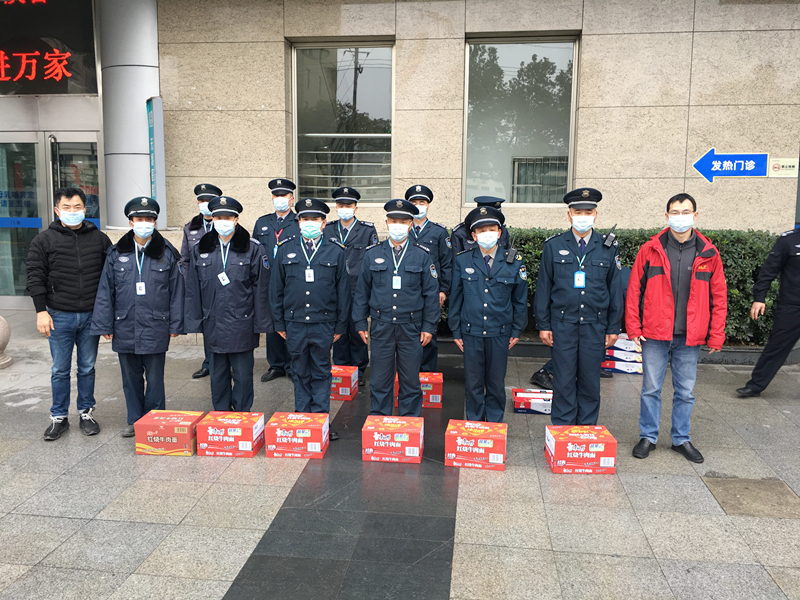 交發(fā)集團(tuán)至保安公司開展春節(jié)堅(jiān)守崗位慰問工作.jpg