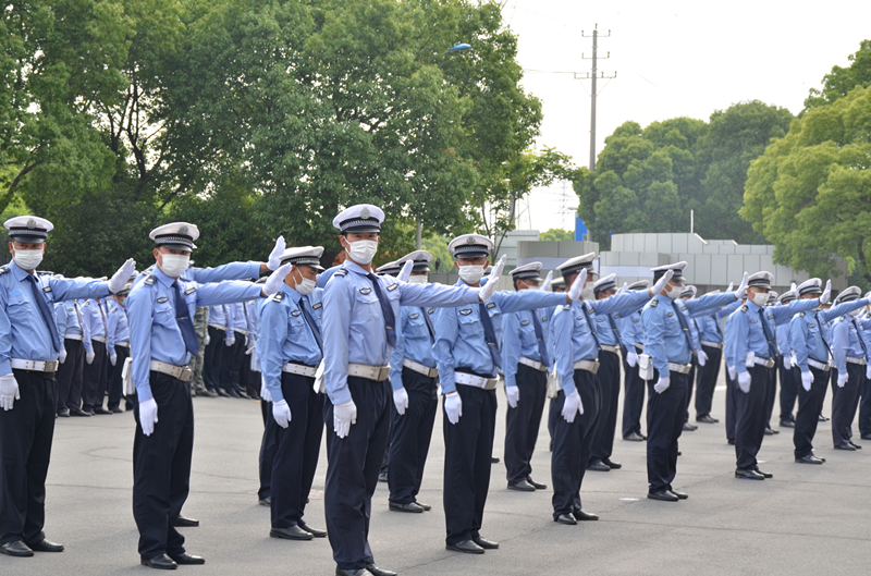 昆山市保安服務(wù)有限公司參加昆山市交警大隊“正義聯(lián)盟·交通尖兵”啟動儀式 (3).JPG